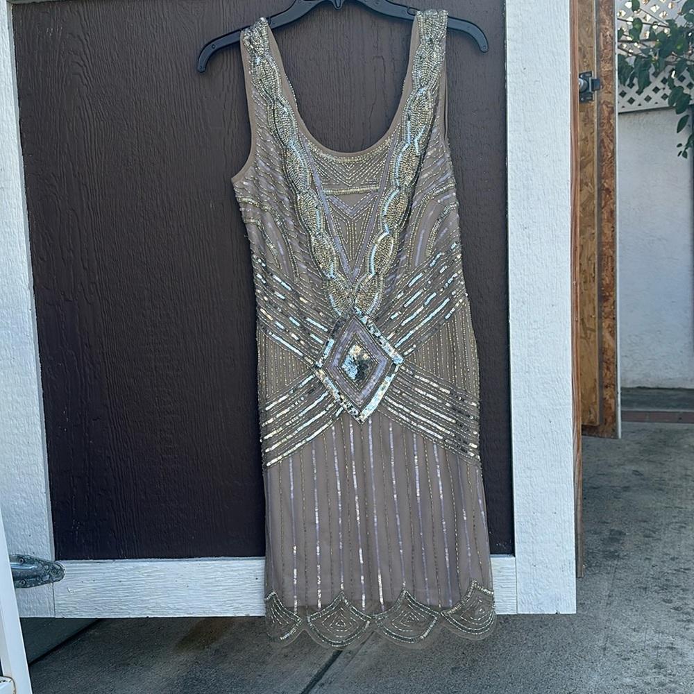 Adriana Papell sequin dress size 6.